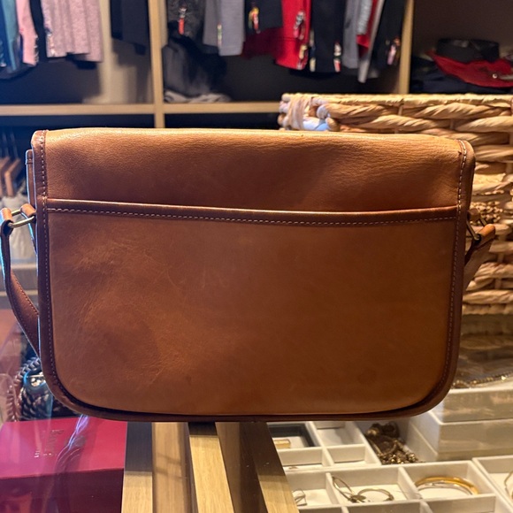 Vintage Coach Tan Genuine Leather Crossbody - Picture 8 of 12